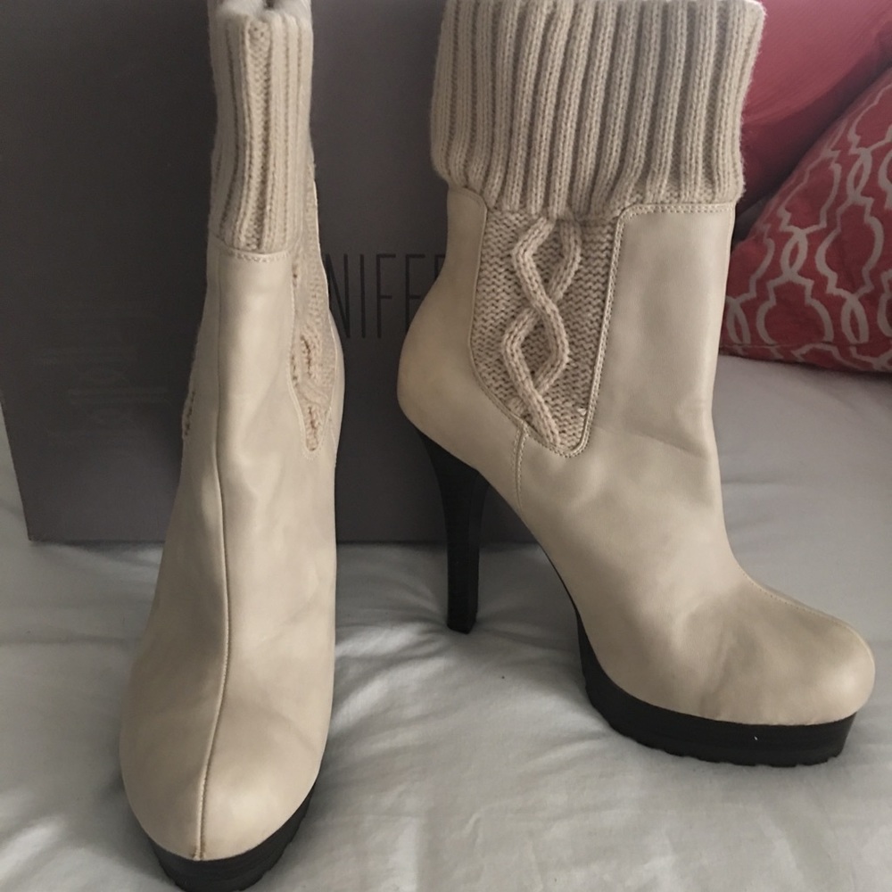 Jennifer Lopez Bette boot in ivory